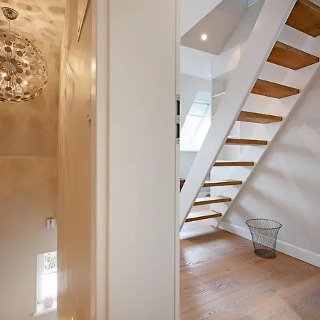 Acht Ahoi 度假居 里斯特