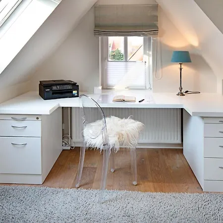 Acht Ahoi 度假居 里斯特