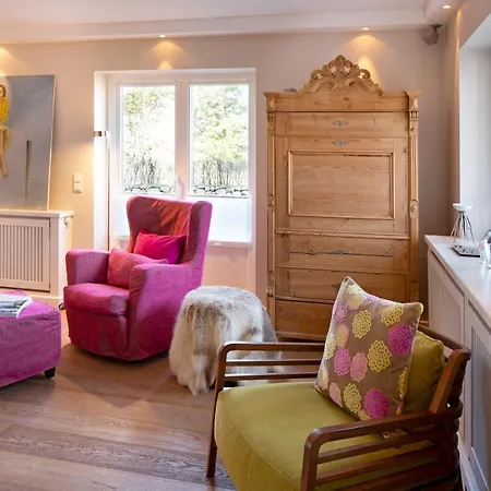 Acht Ahoi 度假居 里斯特